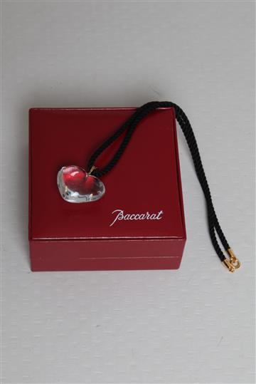 Colar Baccarat Coração e Fio Seda Preto